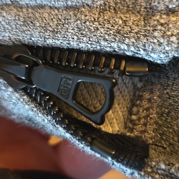 John Elliott + Co Gray Raw Sleeve Top - Picture 5 of 9